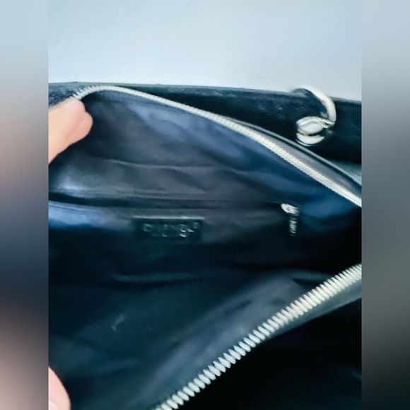 Elegant bag is made of a very good material. - Picture 4 of 5